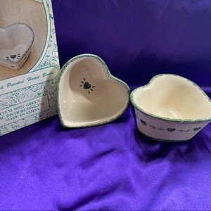 📌 Vintage 1996 Set of 2 Hand Painted Heart Bowl’s never used! Original Box!